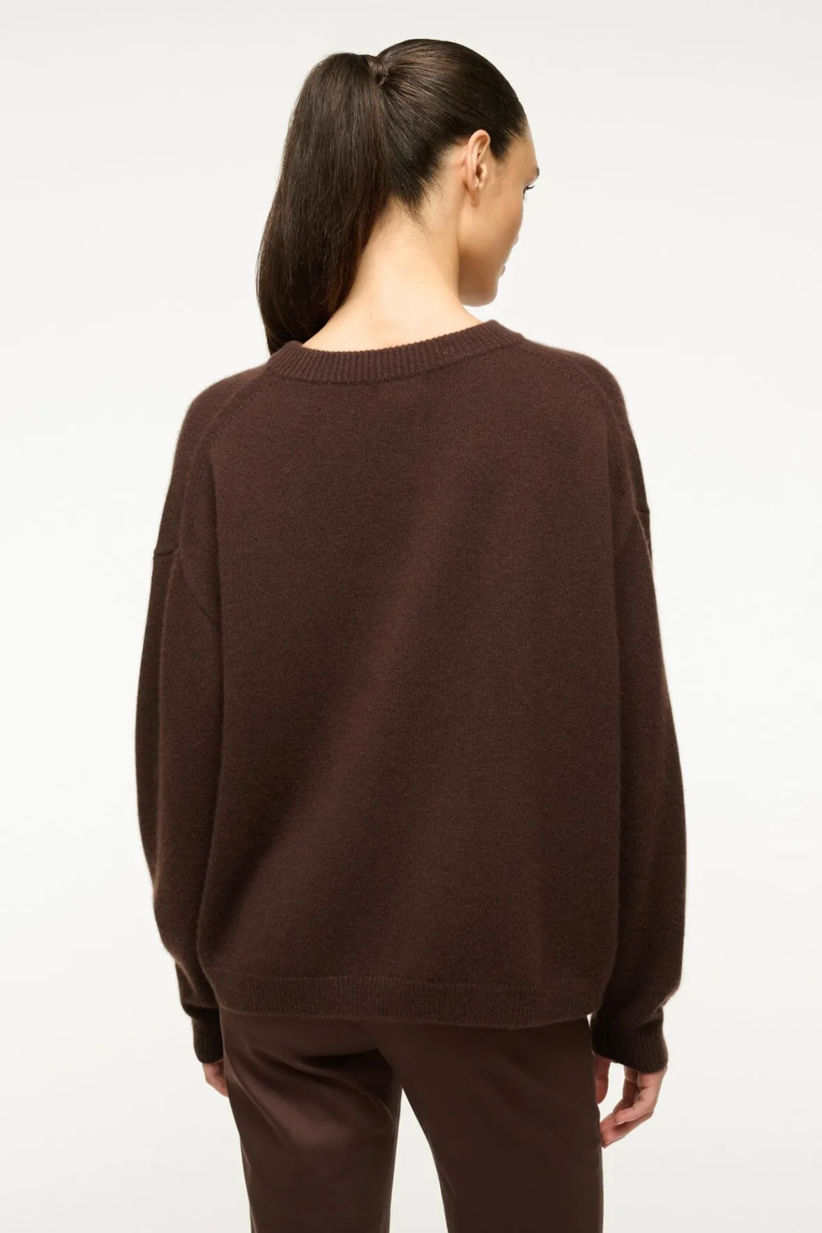 STAUD SERRANO CASHMERE RELAXED CREW DARK CHOCOLATE> Sweaters